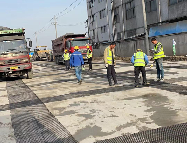 高州老材料的新故事：玻璃纤维土工格栅如何在‘白改黑’浪潮中重获新生？